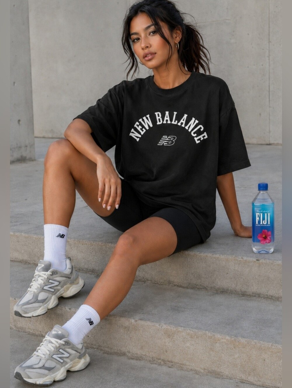 New Balance Women's Size Large Black Arch Logo Oversized Tee Shirt Spellout NB